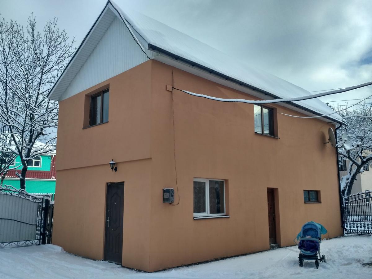 Guest House Mandrivnyi Rooms&Apartments Yasinya Exterior foto